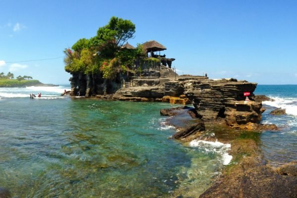 Pura-Tanah-Lot-Bali-Etienne-Edwin-Levenstone